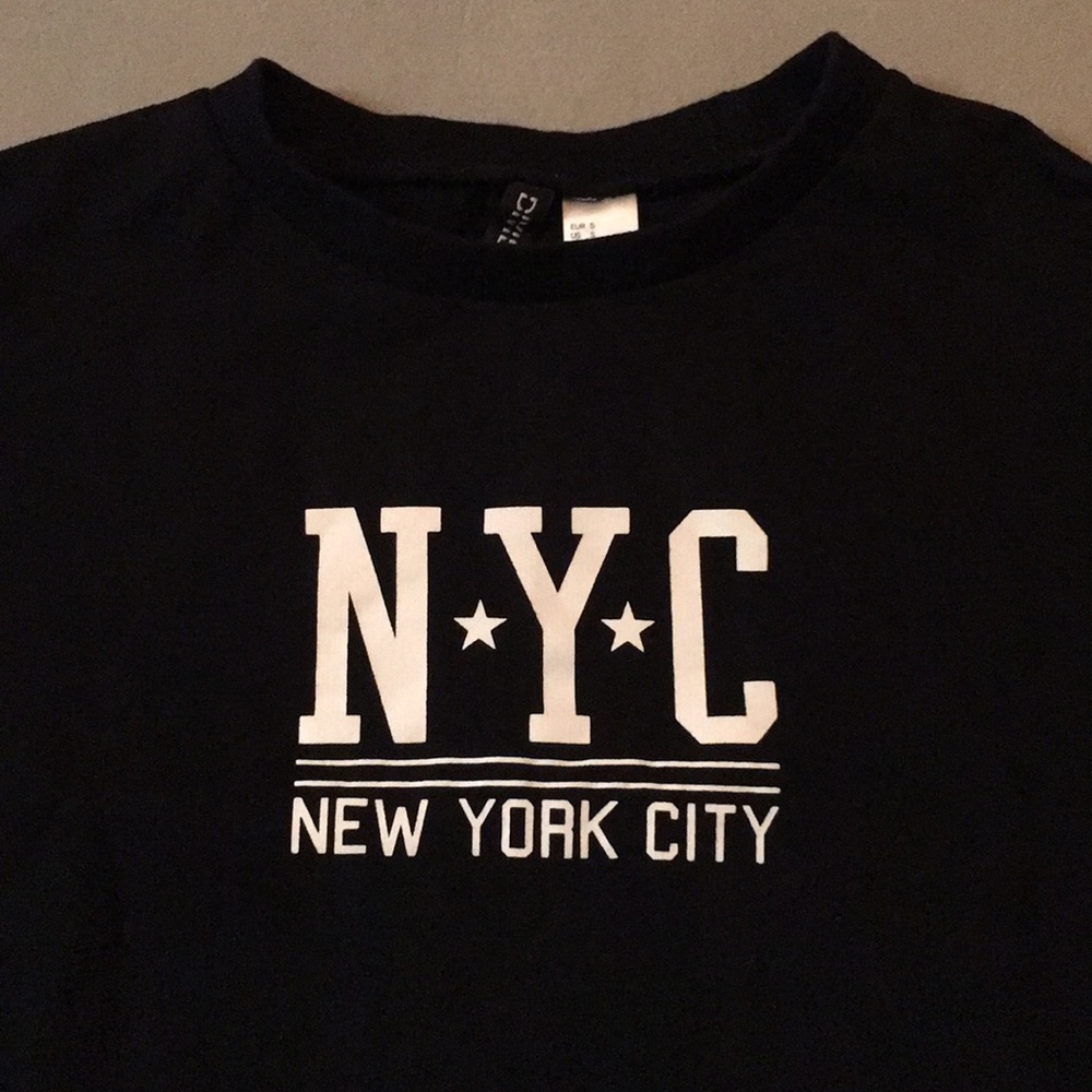 black long sleeve shirt ( NYC ) - Picture 2 of 2